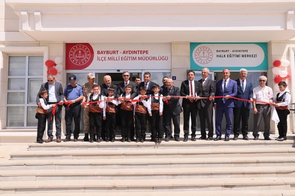 Kaymakamımız Yıl Sonu Sergisine Katıldı